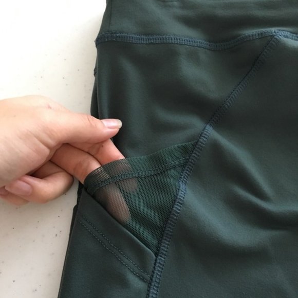 Dark Green Athletic Mesh Pocket Leggings - Size Medium - Picture 2 of 4